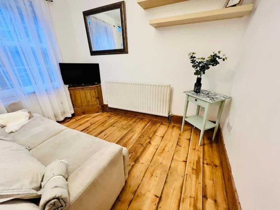 Cosy Cottage In Central Reading Free Parking & Fast Wifi Kültér fotó