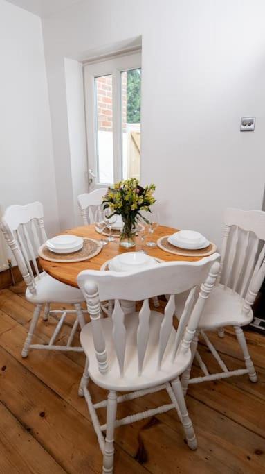 Cosy Cottage In Central Reading Free Parking & Fast Wifi Kültér fotó